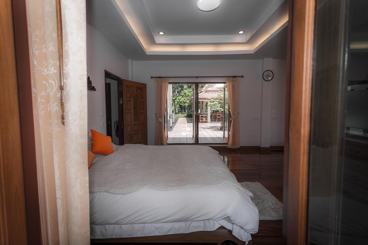 Thararin Villa Ban Doem Bang Phòng bức ảnh