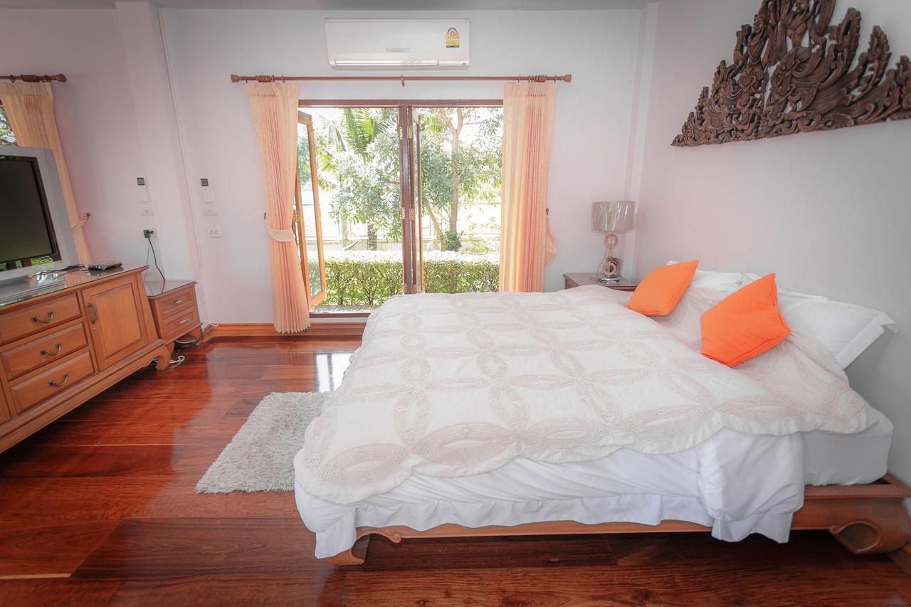 Thararin Villa Ban Doem Bang Phòng bức ảnh